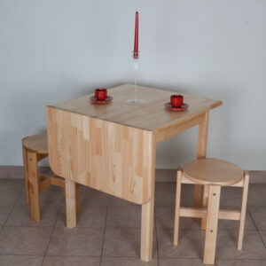 Köksbord i massivt furuträ - "Aba"