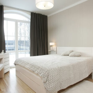 Dabīgās Priedes Masīvkoka Guļamistabas Spogulis “Amata”